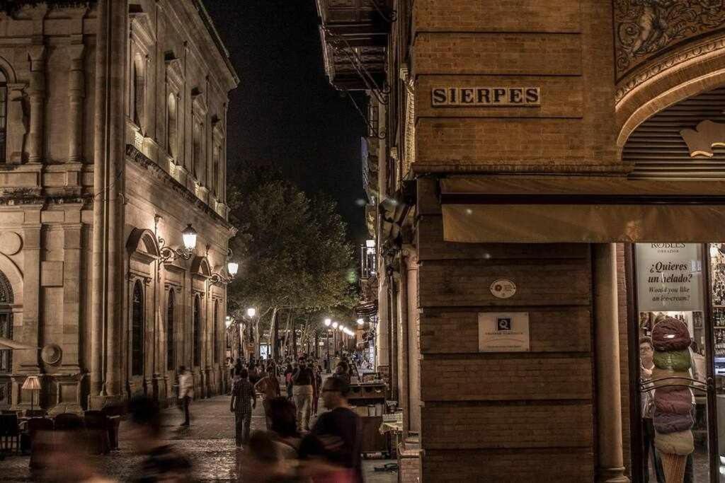 Atico Con Piscina Junto Catedral De Sevilla Екстер'єр фото
